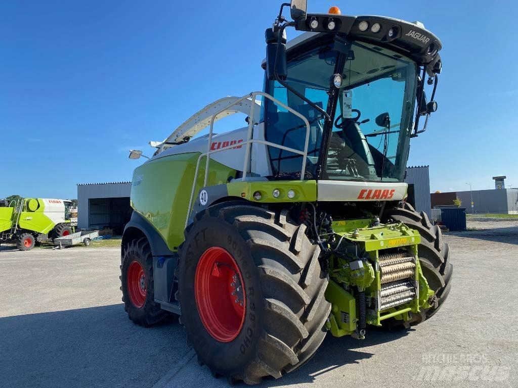 CLAAS Jaguar 950 Самоходные кормоуборочные комбайны