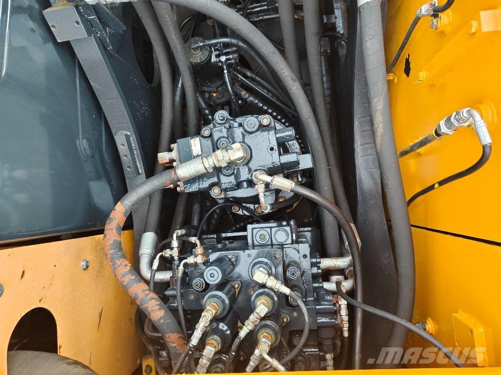 Hyundai R210W-9 Колёсные экскаваторы