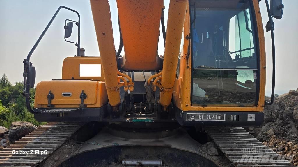Hyundai Robex 300 LC Гусеничные экскаваторы