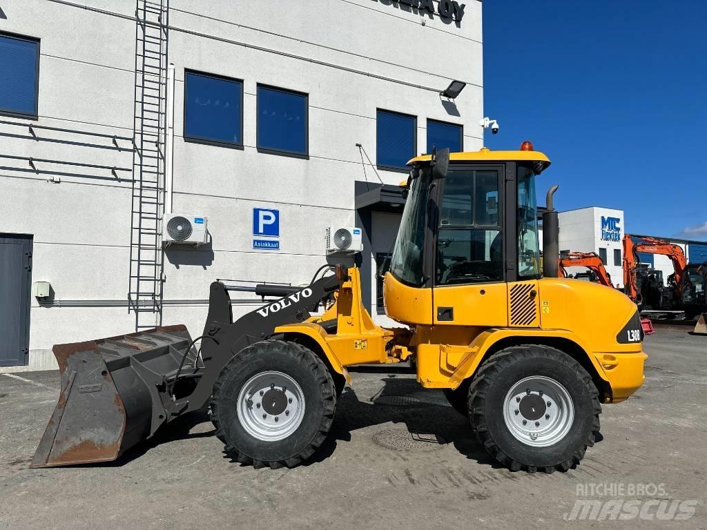 Volvo L 30 B Фронтальные погрузчики