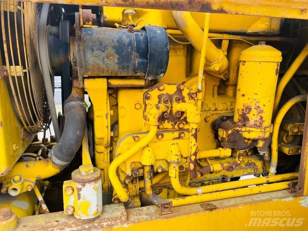 CAT 922 B Фронтальные погрузчики