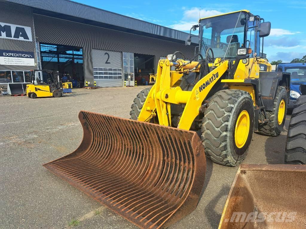 Komatsu WA 250-5H Фронтальные погрузчики