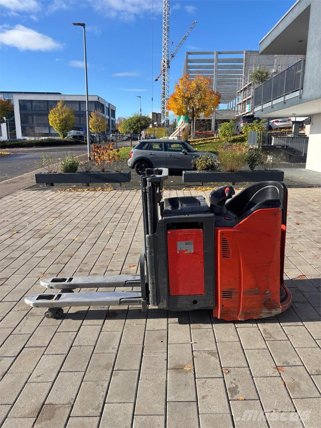 Linde L12 LHP SP Самоходные электроштабелёры