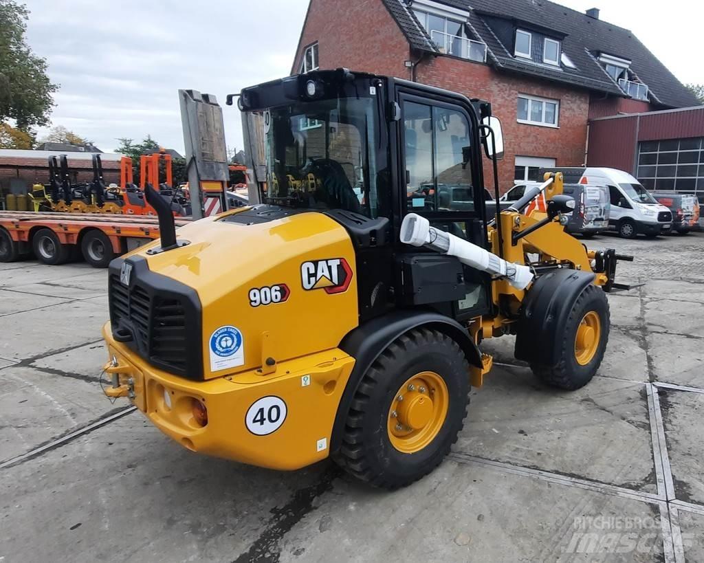 CAT 906 Фронтальные погрузчики