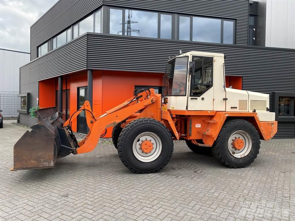Schaeff SKS 661 Фронтальные погрузчики