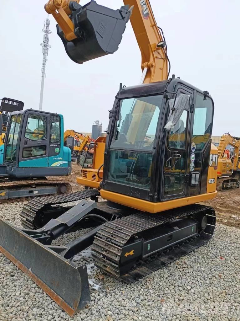 CAT 307 Гусеничные экскаваторы