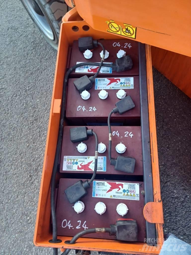 JLG E 300 AJP Коленчатые подъемники