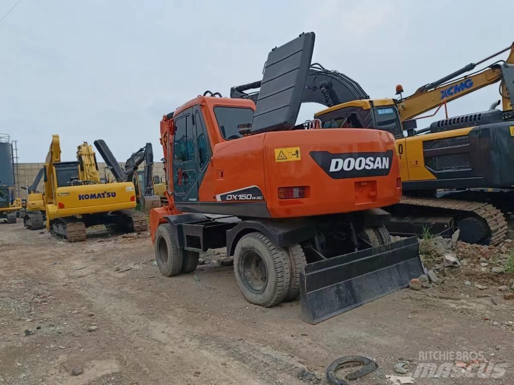 Doosan 150 W Колёсные экскаваторы