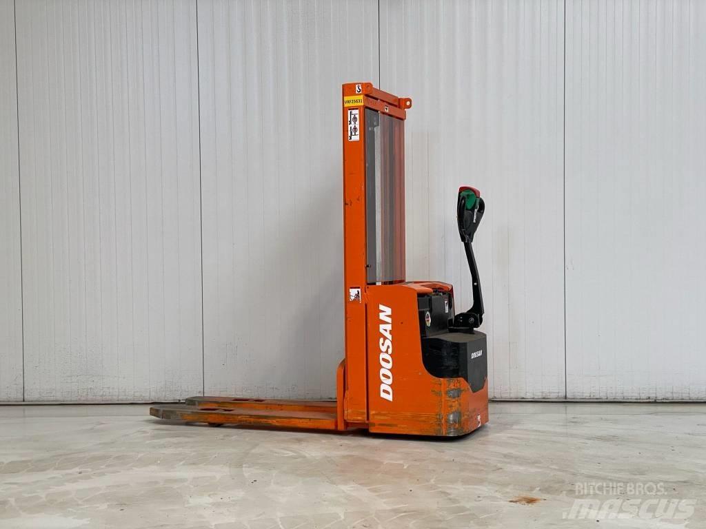 Doosan LEDS12.5C Ручные штабелёры с электроподъёмом