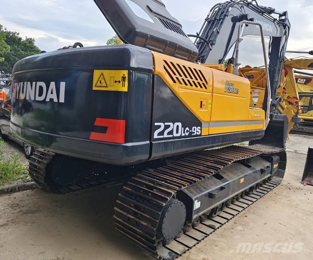 Hyundai R220LC-9S Гусеничные экскаваторы
