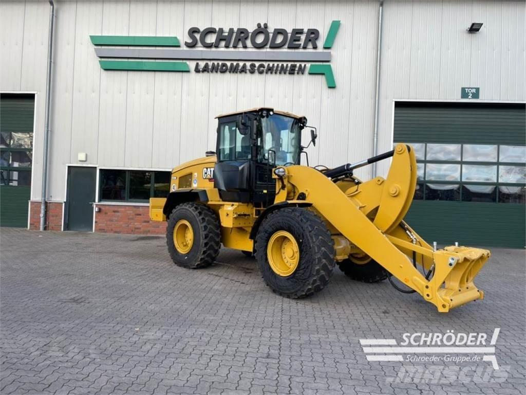 CAT 938 HL Фронтальные погрузчики