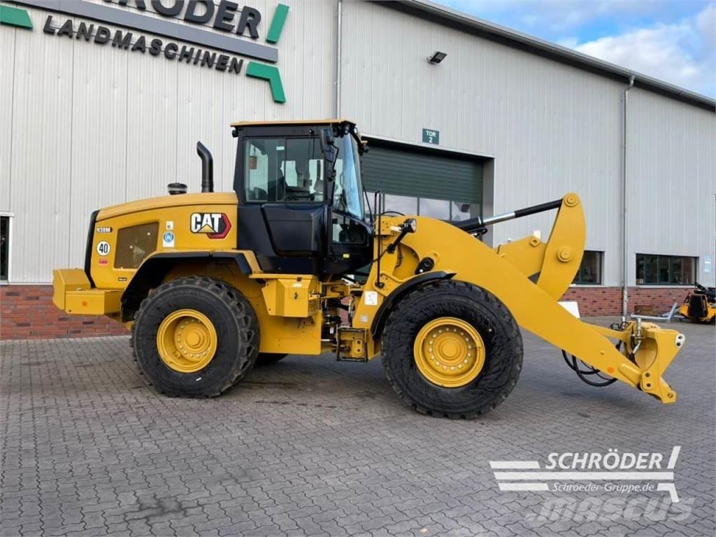 CAT 938 HL Фронтальные погрузчики