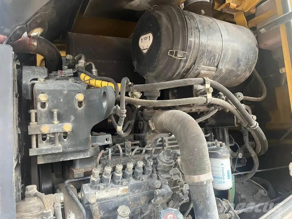 Komatsu WA250-5 Фронтальные погрузчики