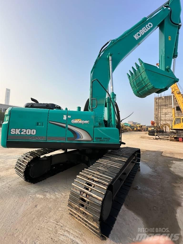 Kobelco SK 200-8 Гусеничные экскаваторы
