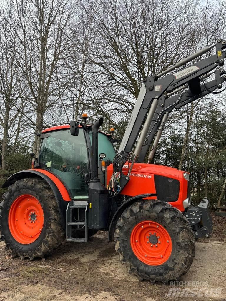 Kubota M135GX Трактора