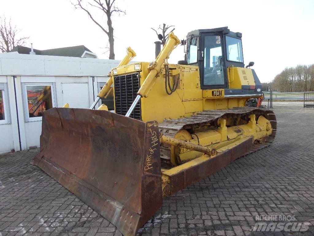 Komatsu D85P-21 Гусеничные бульдозеры