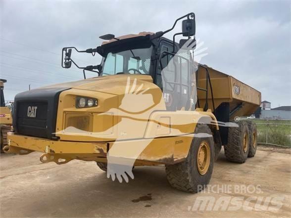 CAT 730 Шарнирно-сочленённые самосвалы