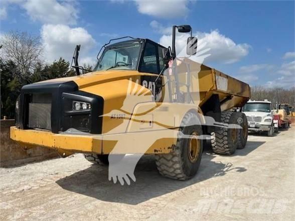 CAT 740B Шарнирно-сочленённые самосвалы