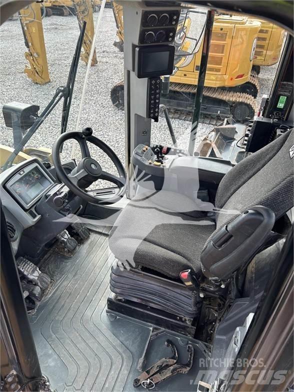 CAT 962M Фронтальные погрузчики