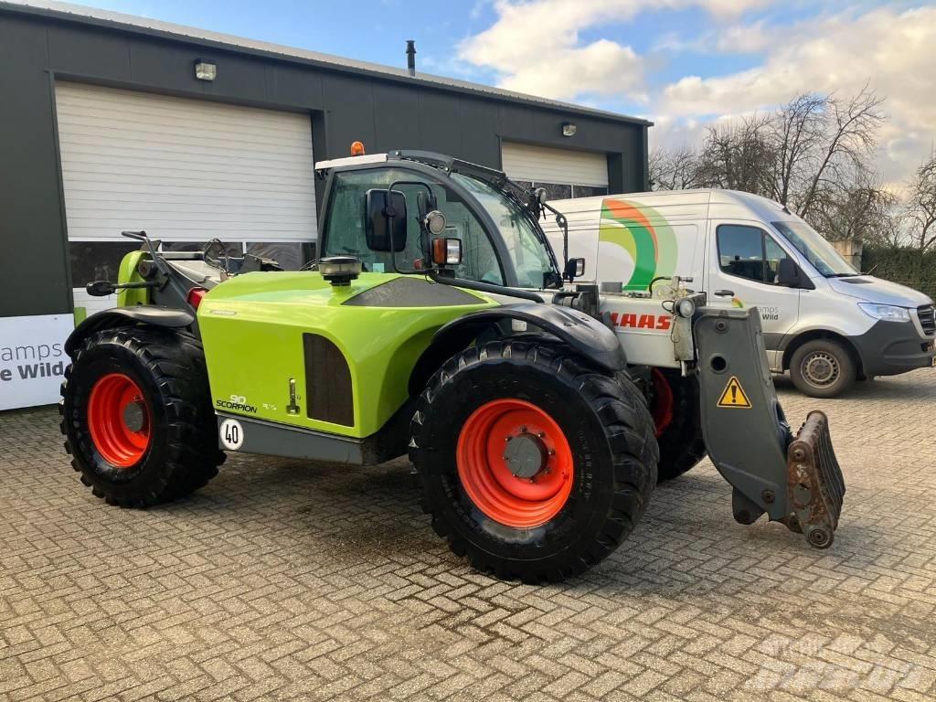 CLAAS Scorpion 9040 Сельскохозяйственные телескопические погрузчики
