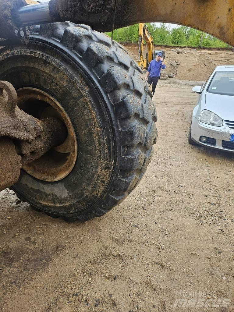 Komatsu WA 470 Фронтальные погрузчики