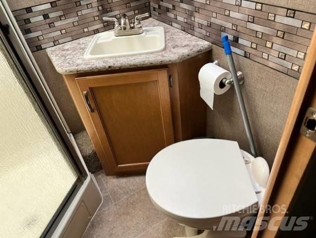 Thor Chateau 31W Автодома и жилые автоприцепы
