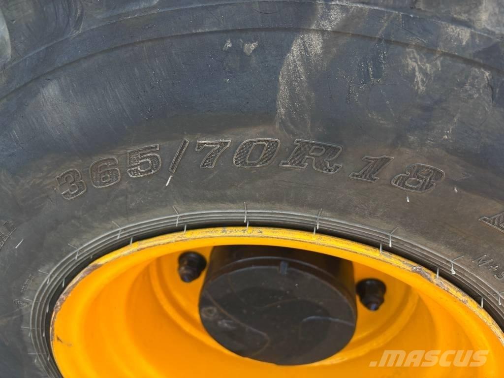JCB 407 Фронтальные погрузчики