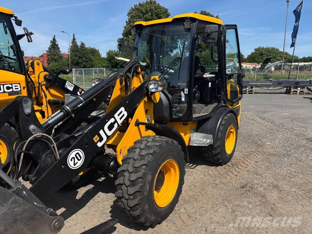 JCB 407 Фронтальные погрузчики
