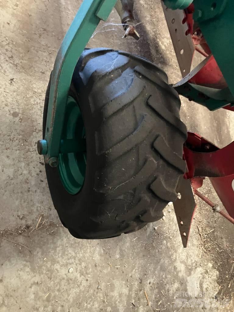 Kverneland PW100 Оборотные плуги