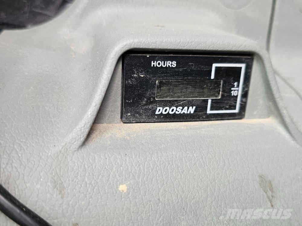 Doosan DX 300 LC-5 Гусеничные экскаваторы