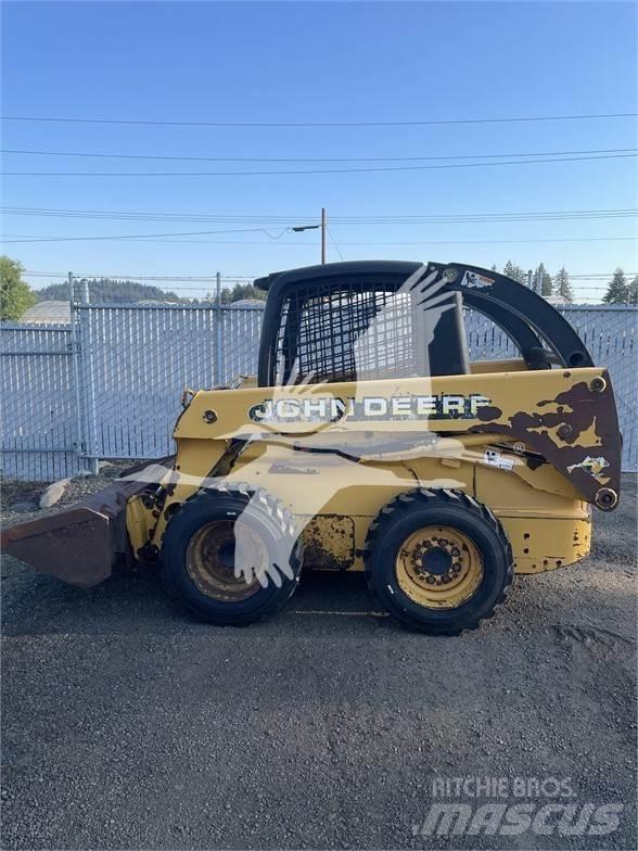 John Deere 240 Навесное оборудование и запчасти