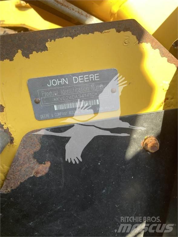 John Deere 240 Навесное оборудование и запчасти