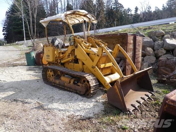 Komatsu D20S-3 Гусеничные бульдозеры