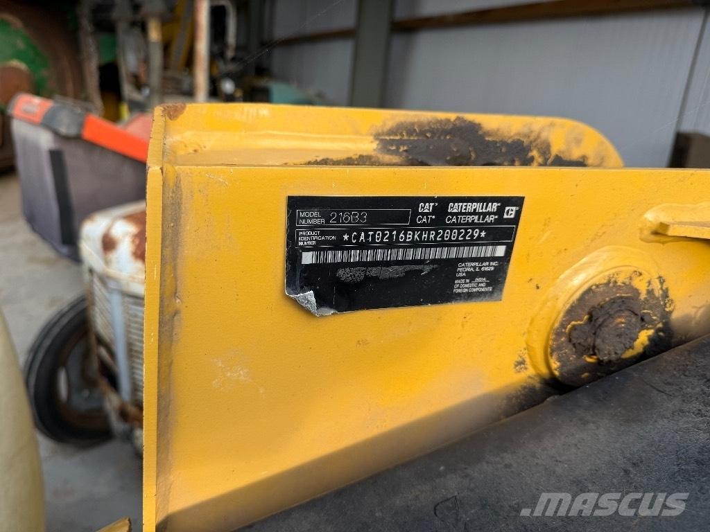 CAT 216 B 3 Мини-погрузчики