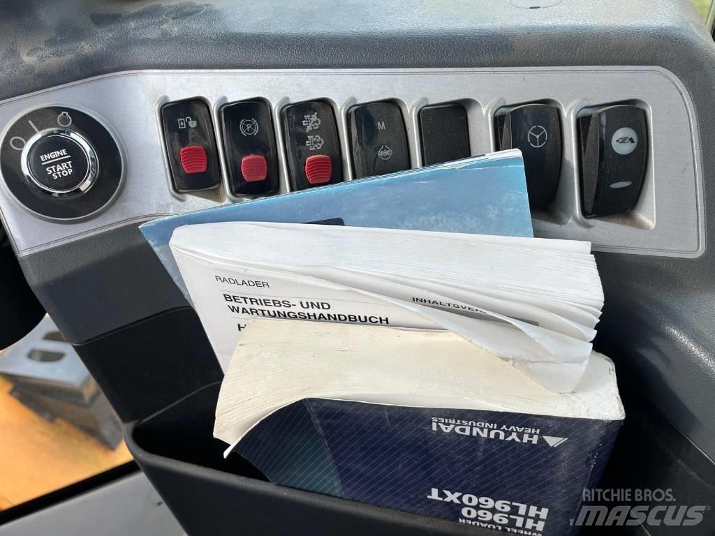 Hyundai HL 960 Фронтальные погрузчики