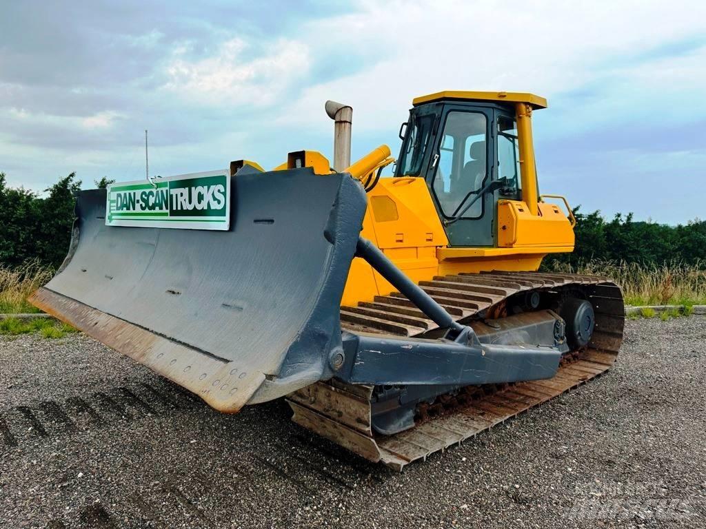 Komatsu D 65 PX-12 Гусеничные бульдозеры