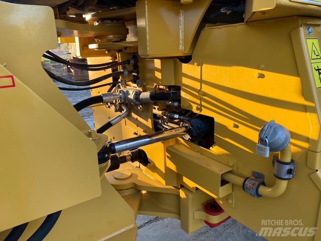 CAT 966 M Фронтальные погрузчики