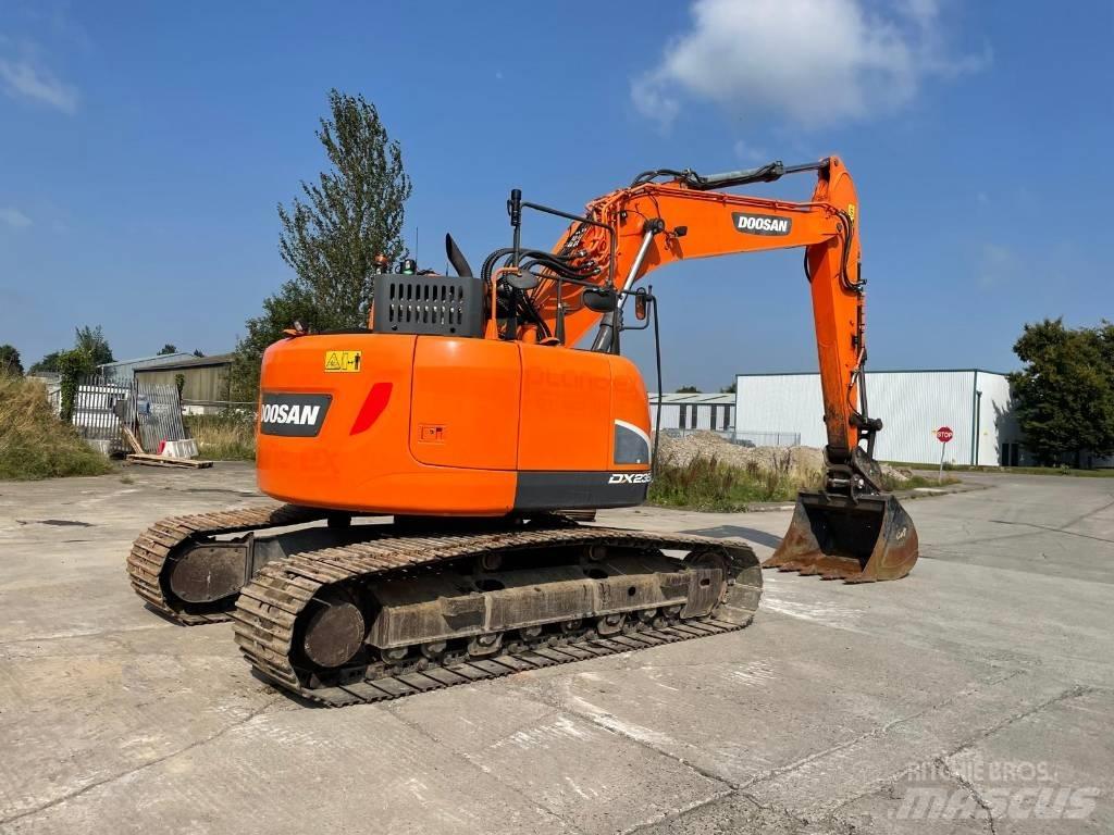 Doosan DX 235 LCR-5 Гусеничные экскаваторы