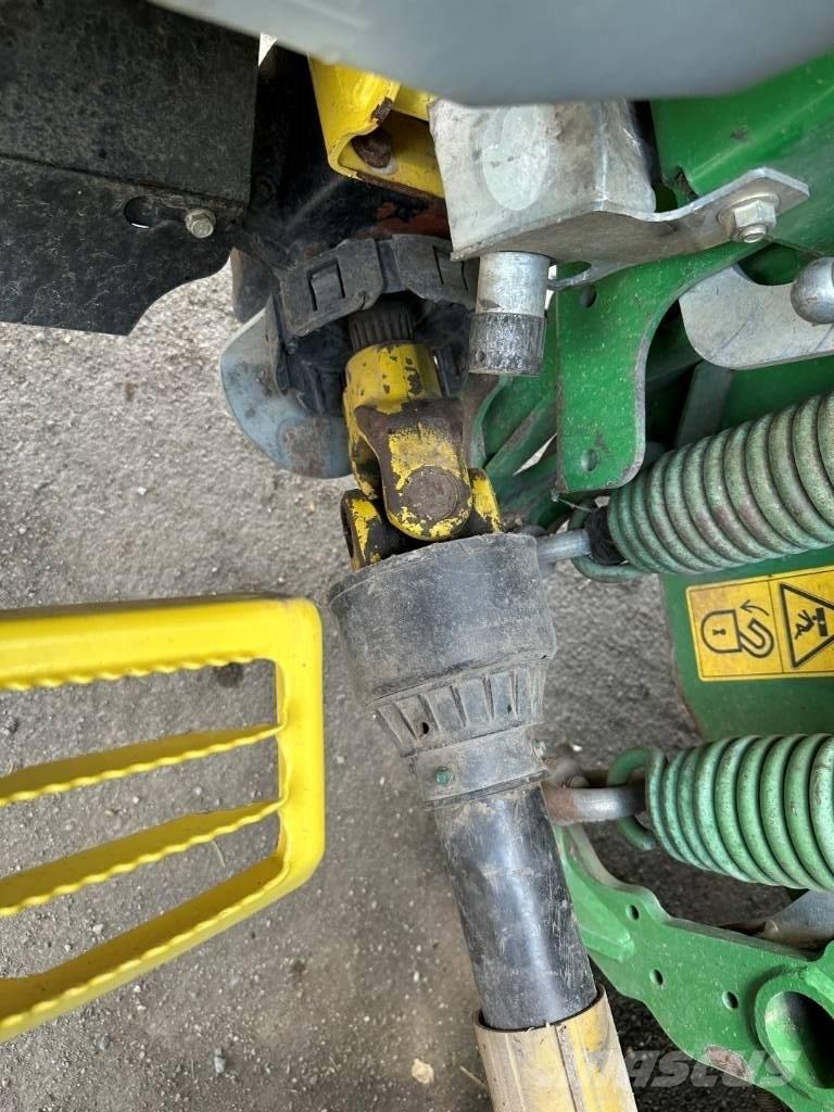John Deere 8600 Самоходные кормоуборочные комбайны