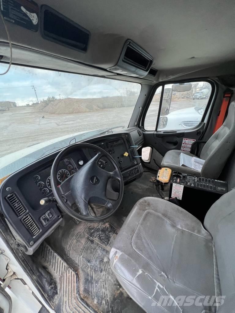 Freightliner SD 114 Специальные грузовики