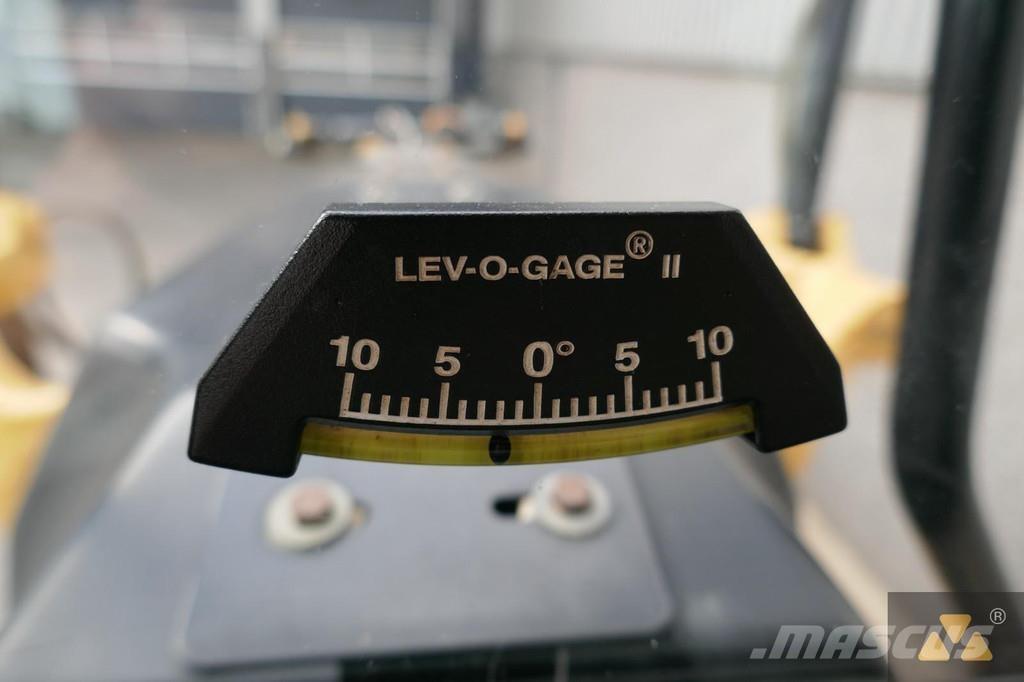 CAT 140M2 Грейдеры