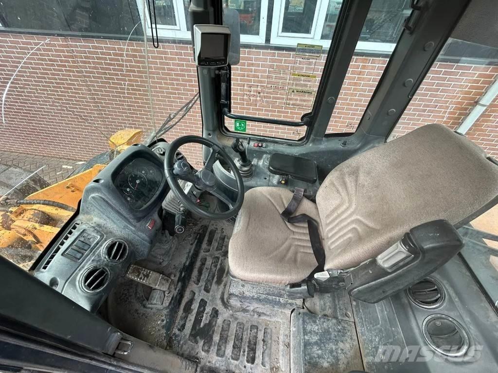 Hyundai HL 740-9A Фронтальные погрузчики