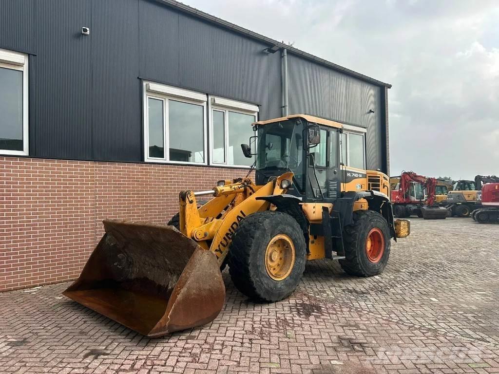 Hyundai HL 740-9A Фронтальные погрузчики