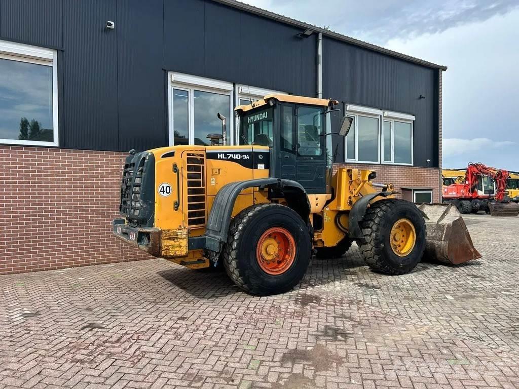 Hyundai HL 740-9A Фронтальные погрузчики
