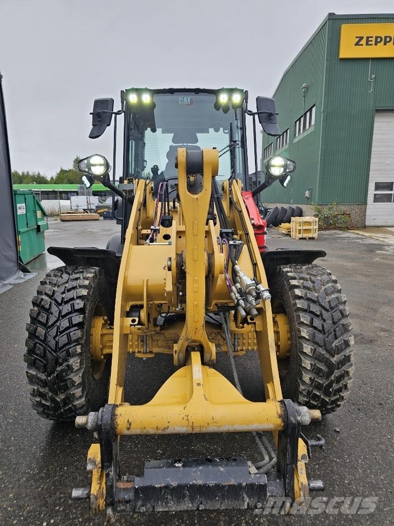 CAT 908 HF Фронтальные погрузчики