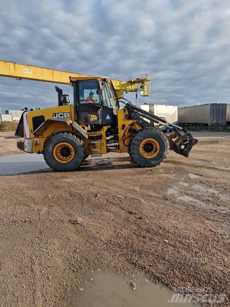 JCB 437 HT Фронтальные погрузчики