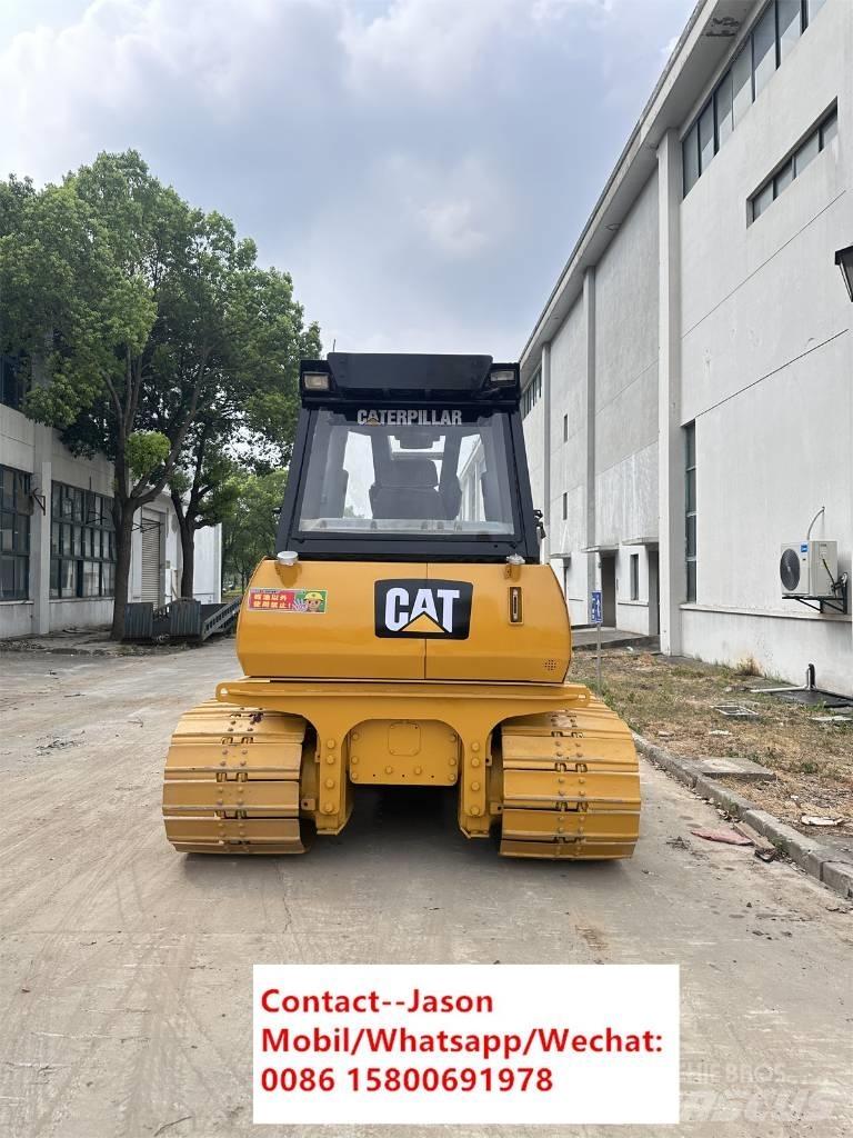 CAT D5K Гусеничные бульдозеры