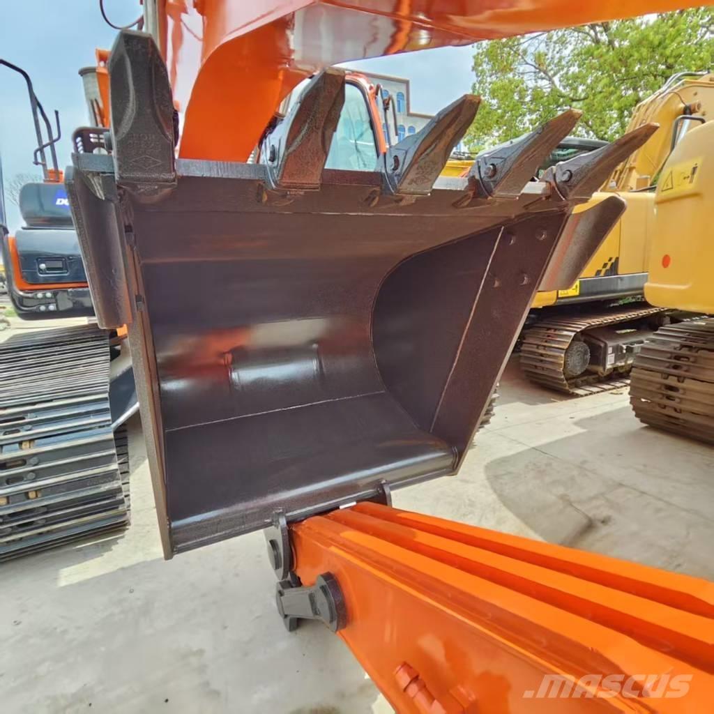 Doosan DX 225 Гусеничные экскаваторы