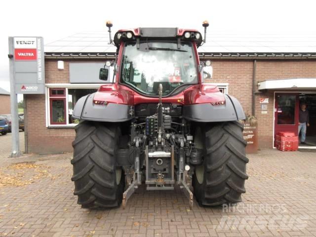 Valtra T154 VERSU Трактора