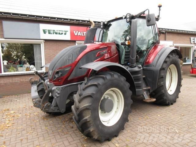 Valtra T154 VERSU Трактора